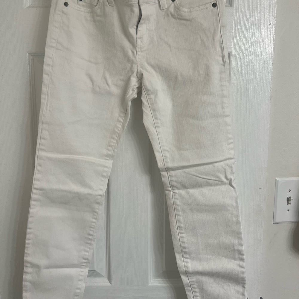 Vineyard vines, white stretch, jeans women’s size 4